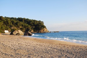 plage-cala-canyelles-pres-de-lloret-de-mar-espagne01