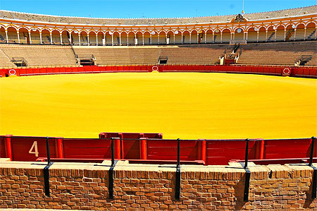Lire la suite à propos de l’article Les arènes espagnoles : entre tradition et tourisme