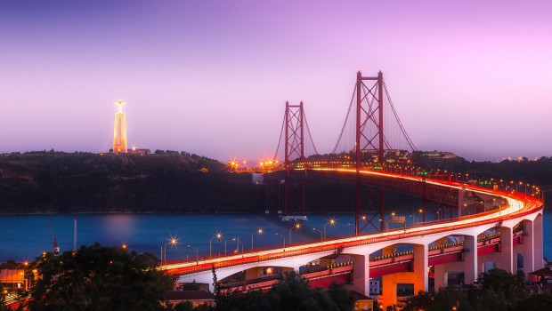 Pont sur le Tage à Lisbonne
