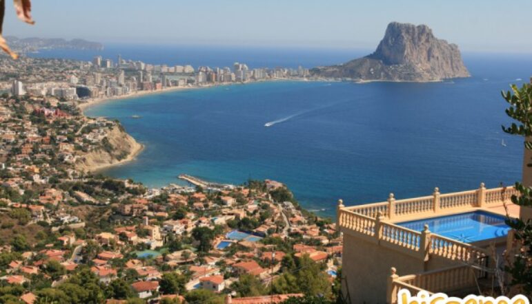 Choisir une location avec piscine à Calpe pour des vacances inoubliables