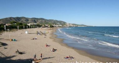 Un appartement bien situé et un bon resto à côté sur la Côte Azahar Peniscola