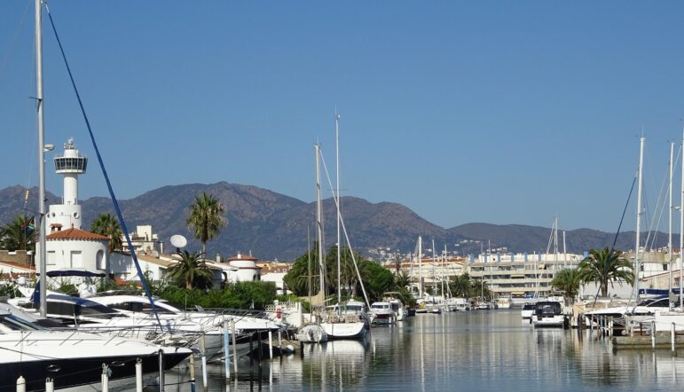 Guide de vacances et de location de vacances à Empuriabrava